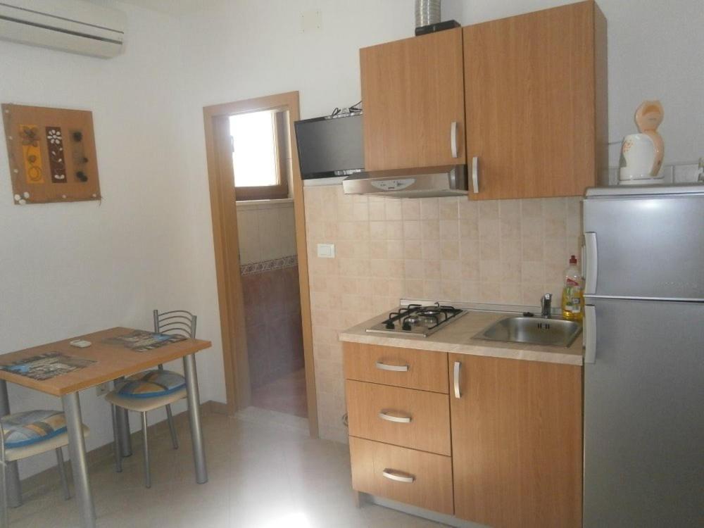 Apartments With A Parking Space Igrane, Makarska - 13535 Rum bild